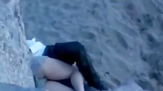 চর্মসার ছানা হাঁটুতে ...