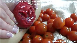 ছোট চুলের স্বর্ণকেশী ...