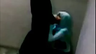আবেগপ্রবণ কিশোর আমির ...